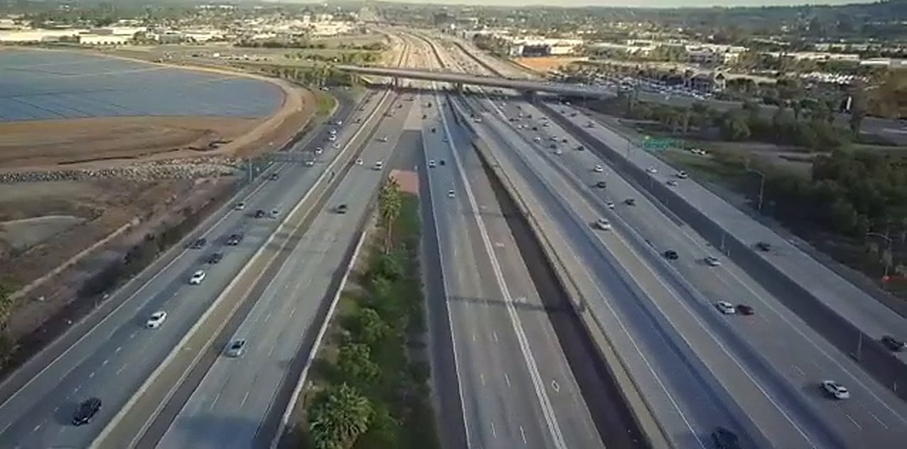 Autopista de varios carriles